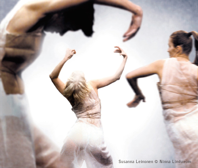 ダンスビエンナーレトーキョー2004 ̶ 10,000年の旅路 ̶